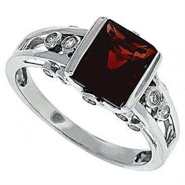 Prima Diamond And Garnet Ring Prima Diamond And Garnet Ring