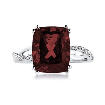 Prima Garnet & Diamond Ring Prima Garnet & Diamond Ring